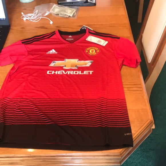 Manchester United Shirt - Picture 1 of 4